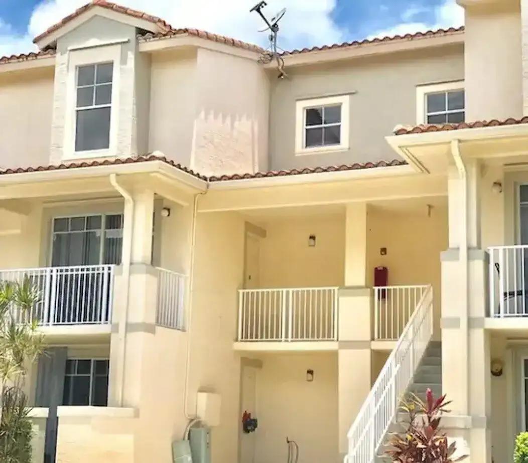 1136 TOWN CENTER Drive # 23, Jupiter FL 33458