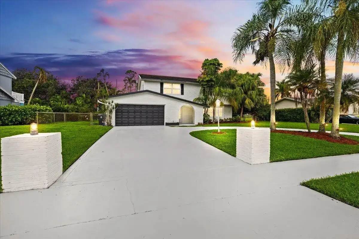 3179 HOYLAKE Road, Lake Worth FL 33467