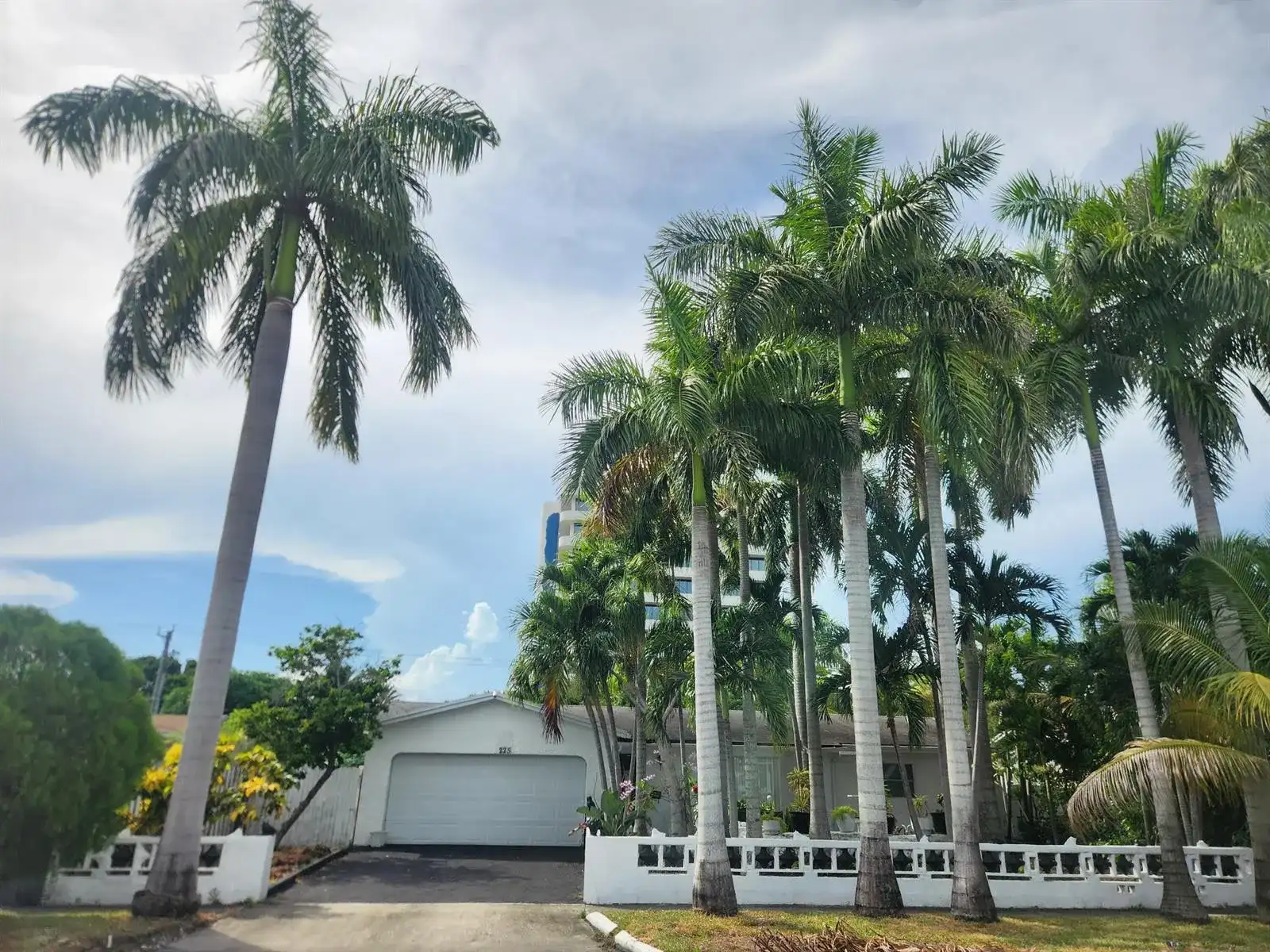 225 S SEQUOIA Drive, West Palm Beach FL 33409