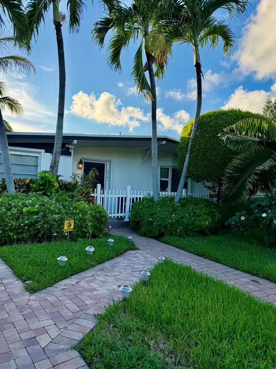 4741 NE 15TH Avenue, Pompano Beach FL 33064