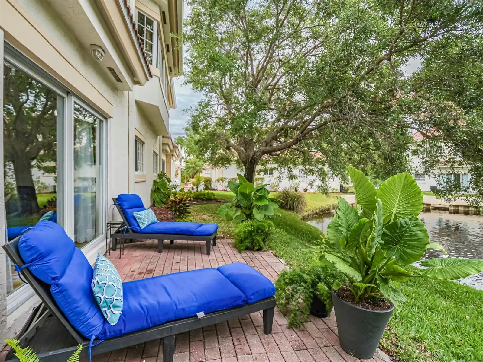 536 7TH Square # 103, Vero Beach FL 32962