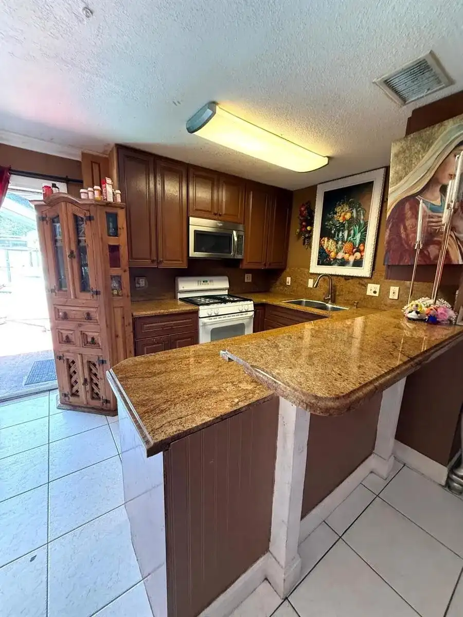 1441 W Central Street, Lantana FL 33462