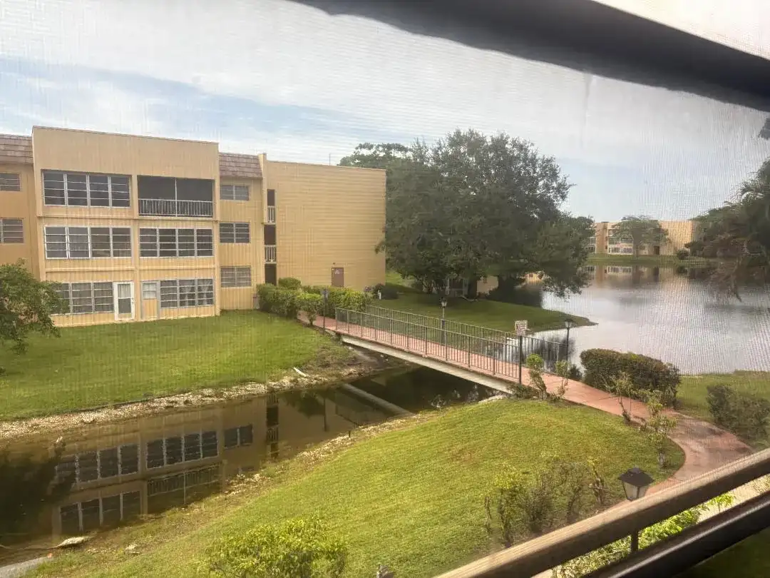 5851 NW 62ND Avenue # 201, Tamarac FL 33319