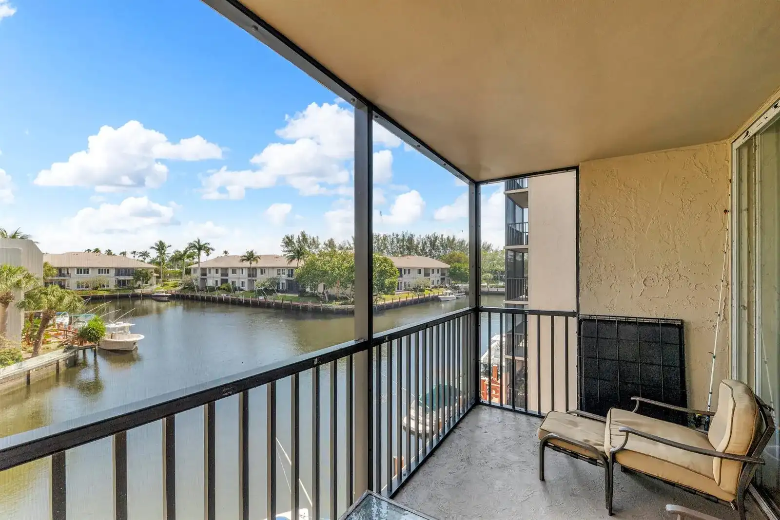 6 ROYAL PALM Way # 307, Boca Raton FL 33432