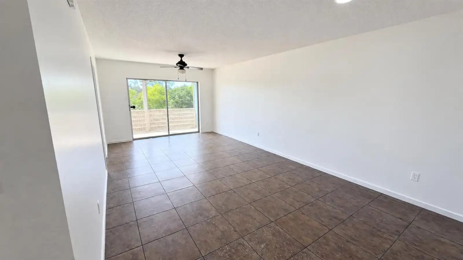 4131 STIRLING # 305, Dania Beach FL 33314
