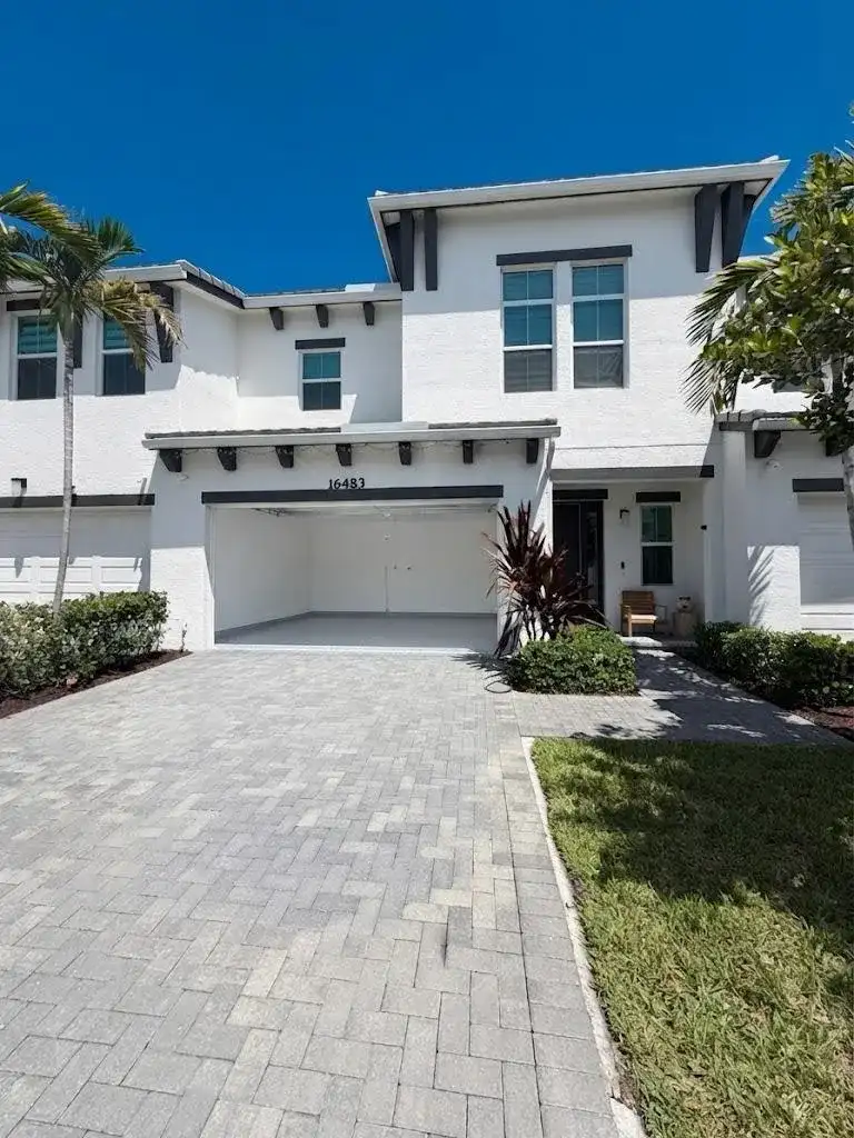 16483 Helix Court, Westlake FL 33470