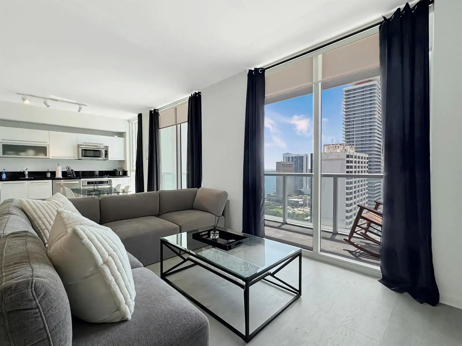 244 BISCAYNE Boulevard # 3005, Miami FL 33132