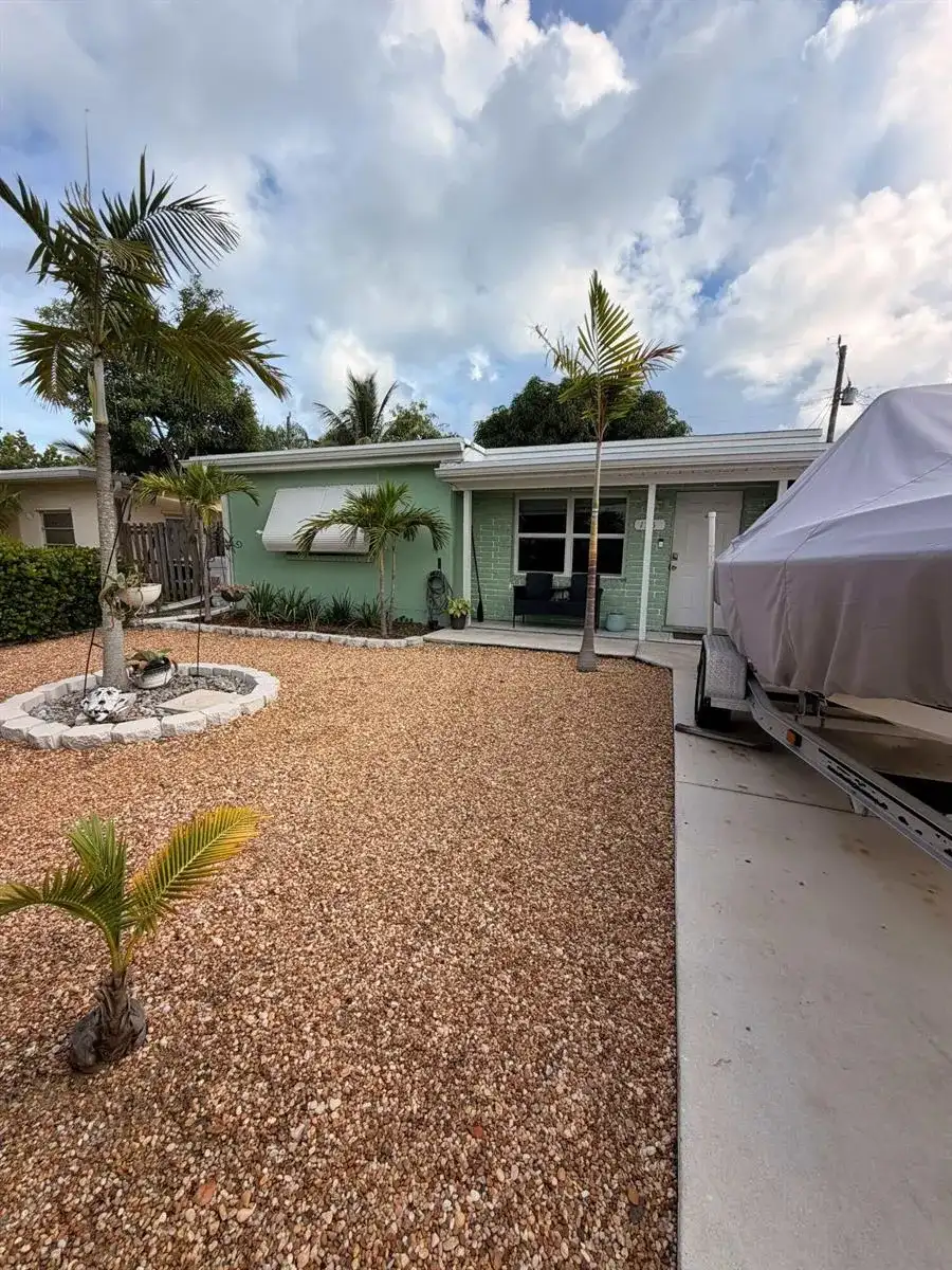 175 E 24TH Street, Riviera Beach FL 33404
