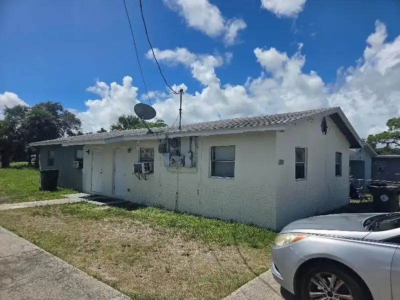 1205 AVENUE L, Fort Pierce FL 34950