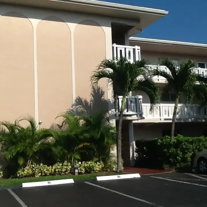2640 GARDEN Drive S # 212, Lake Worth FL 33461