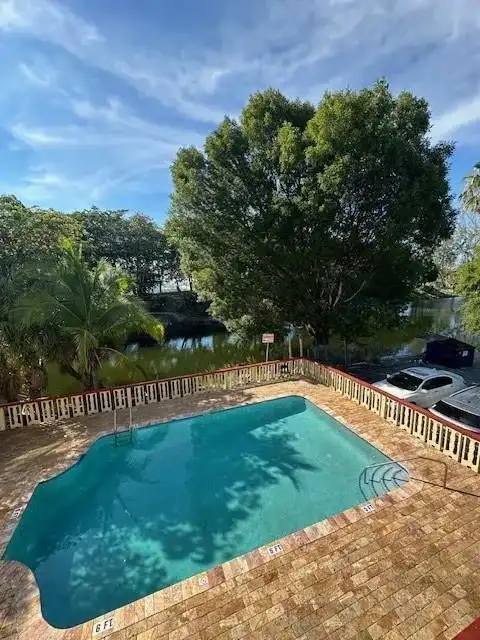 4265 NW Tamiami Canal Dr # 312, Miami FL 33126