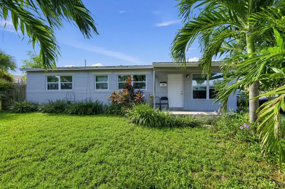 1209 W 26th Court, West Palm Beach FL 33404