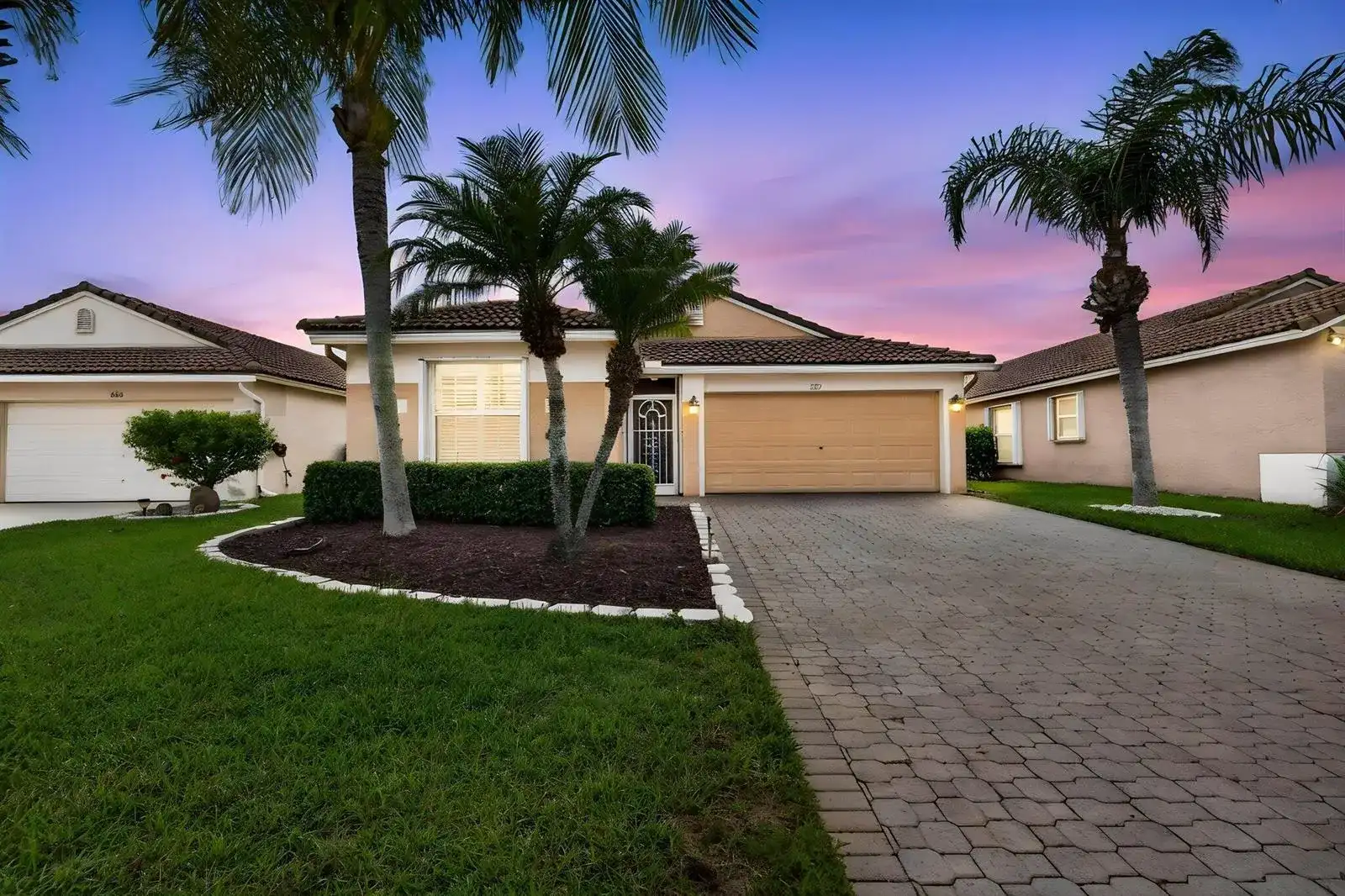827 NW Greenwich Court, Port St. Lucie FL 34983