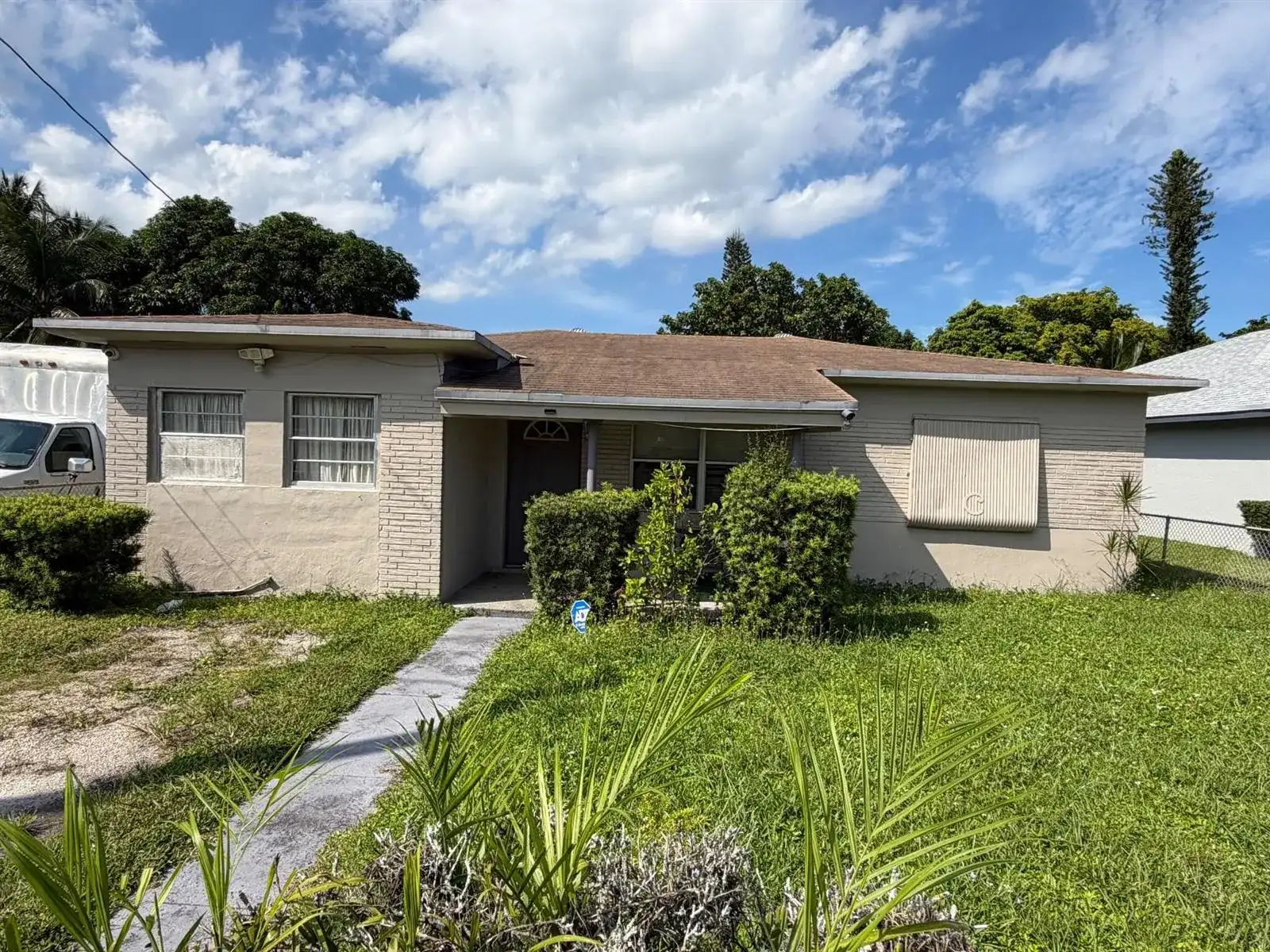 4311 SW 19TH Street, West Park FL 33023