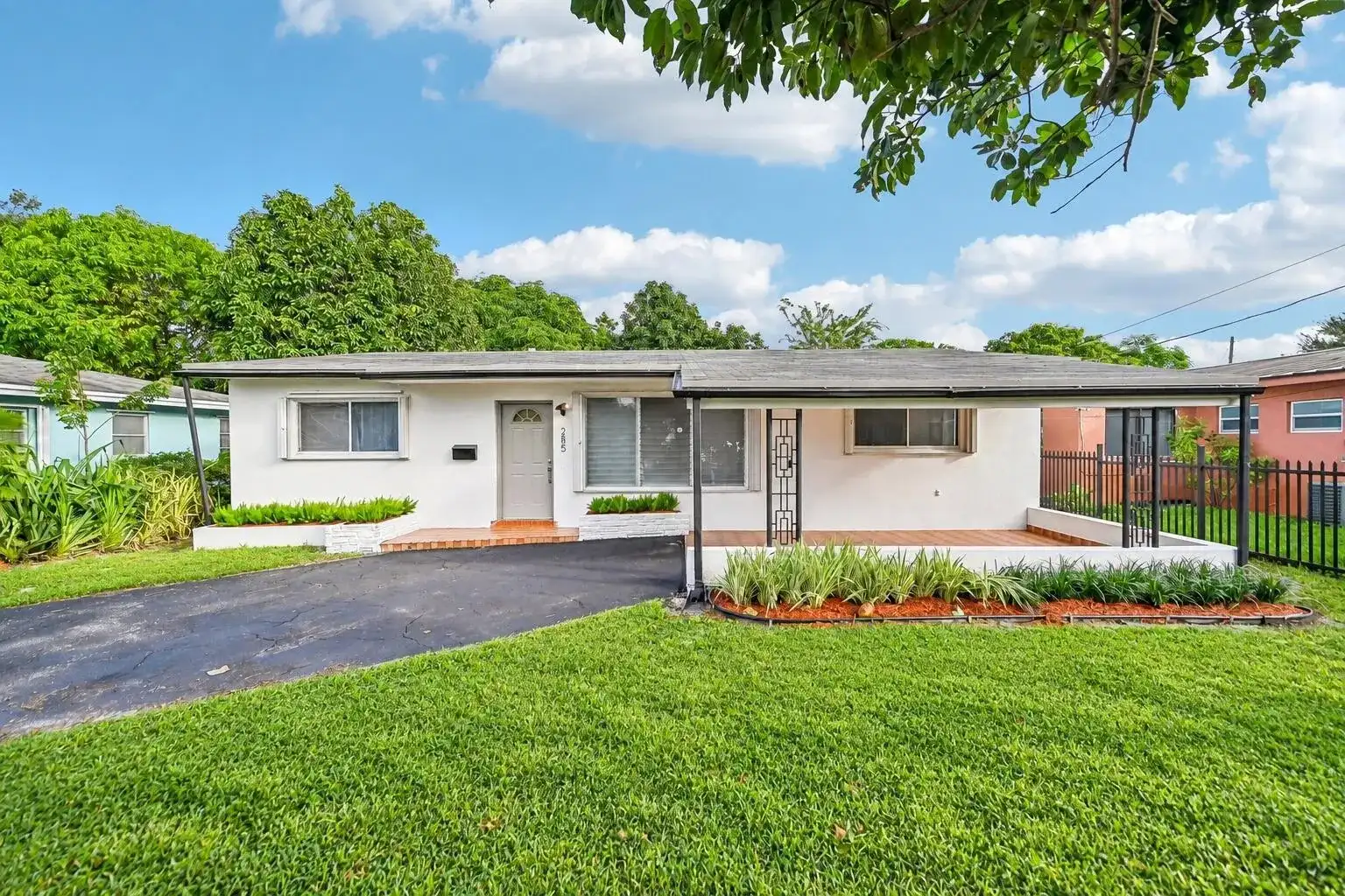 285 NE 165TH Street, Miami FL 33162