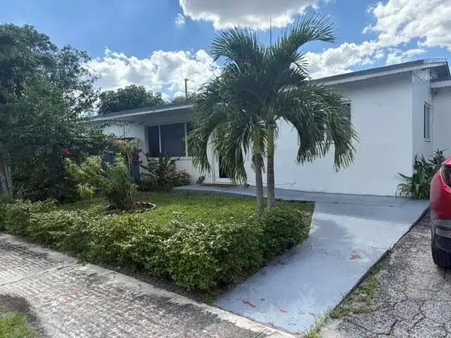 6800 Simms Street, Hollywood FL 33024