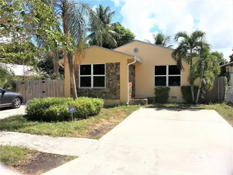 1123 N 17th Avenue, Hollywood FL 33020