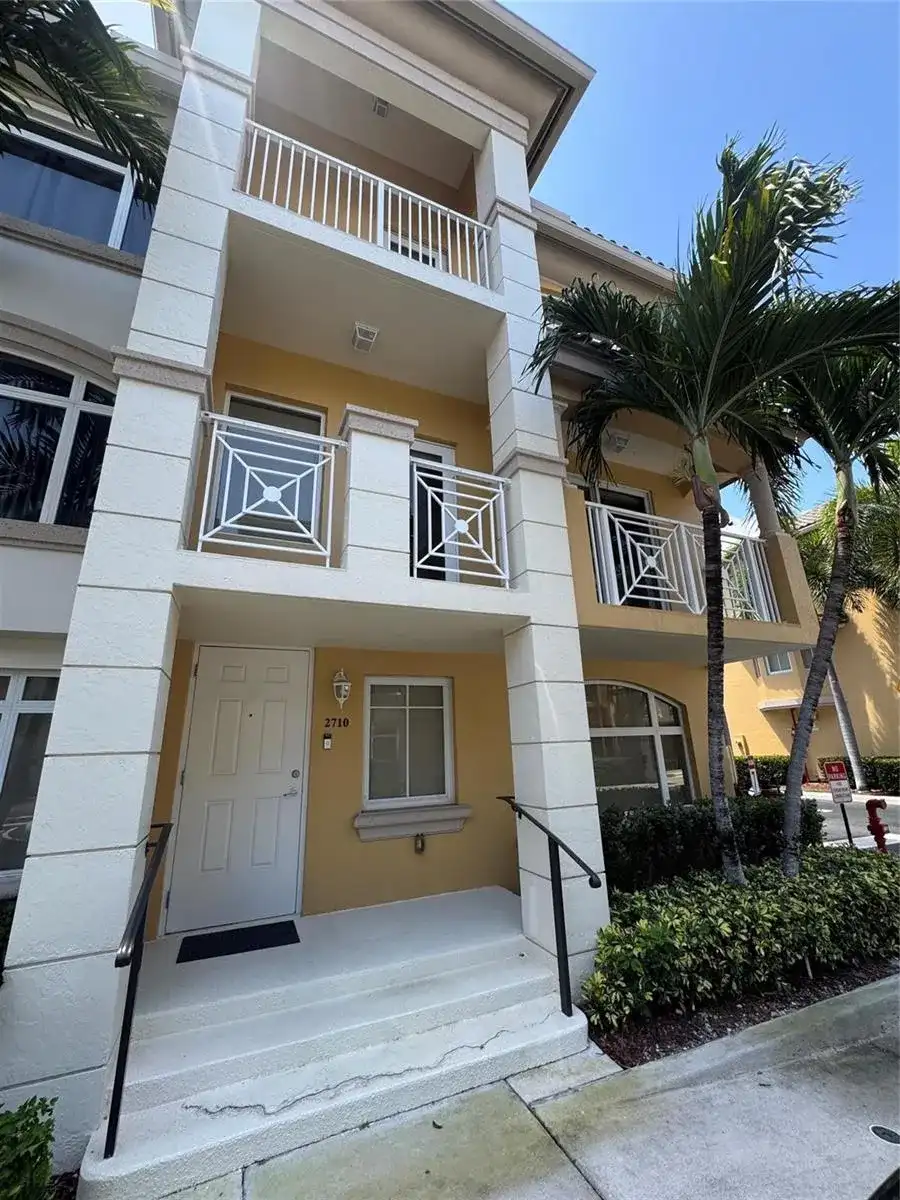 2710 NE 184th Terrace, Aventura FL 33160