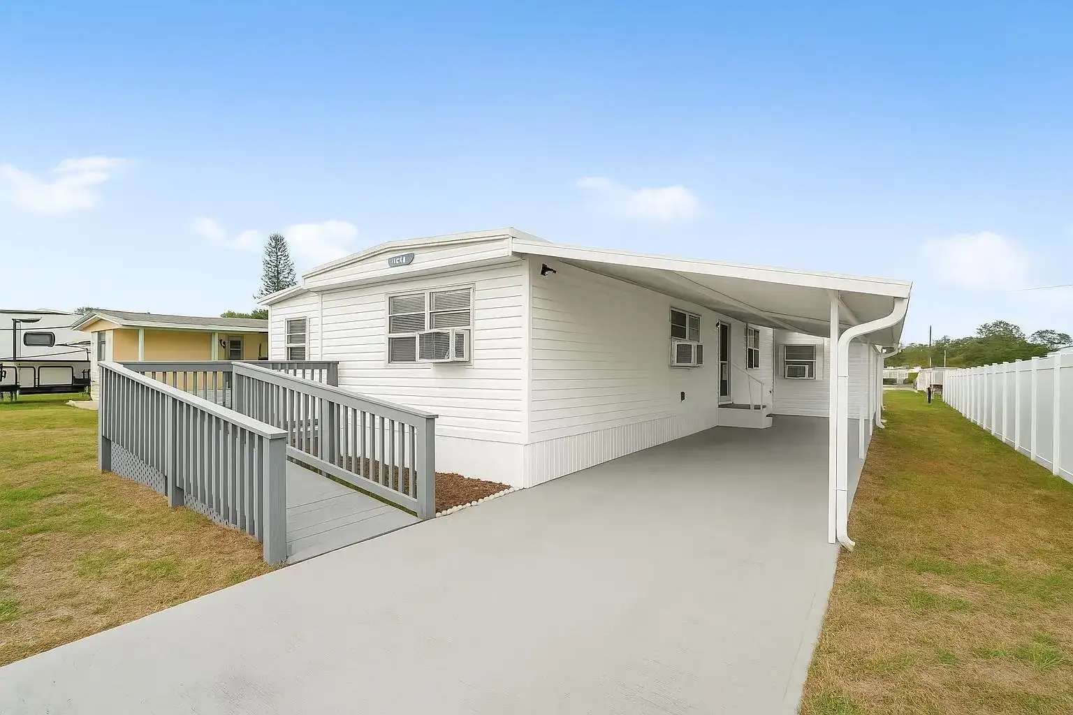 7897 SE Swan Avenue, Hobe Sound FL 33455