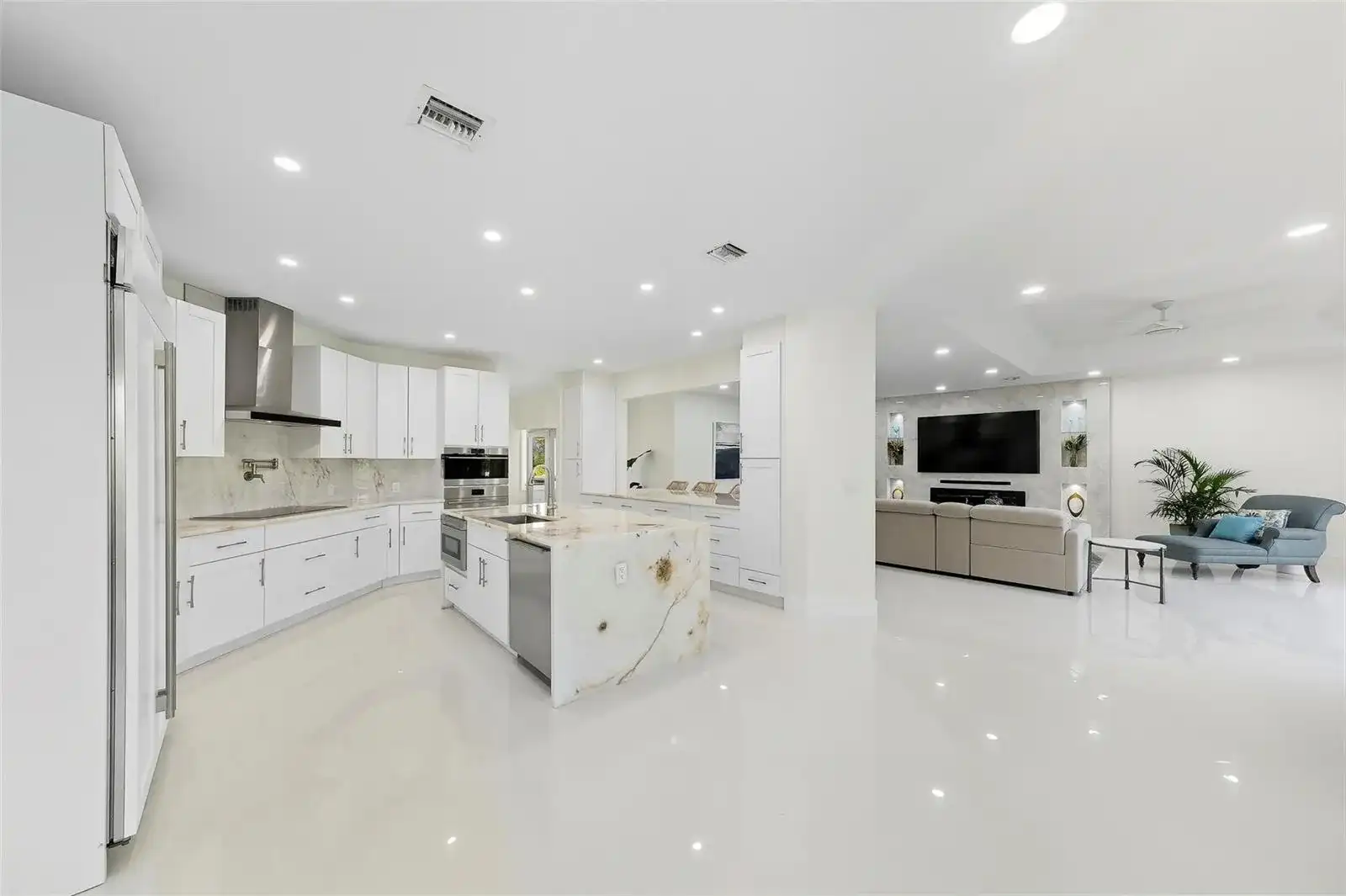 10038 Vestal Place, Coral Springs FL 33071