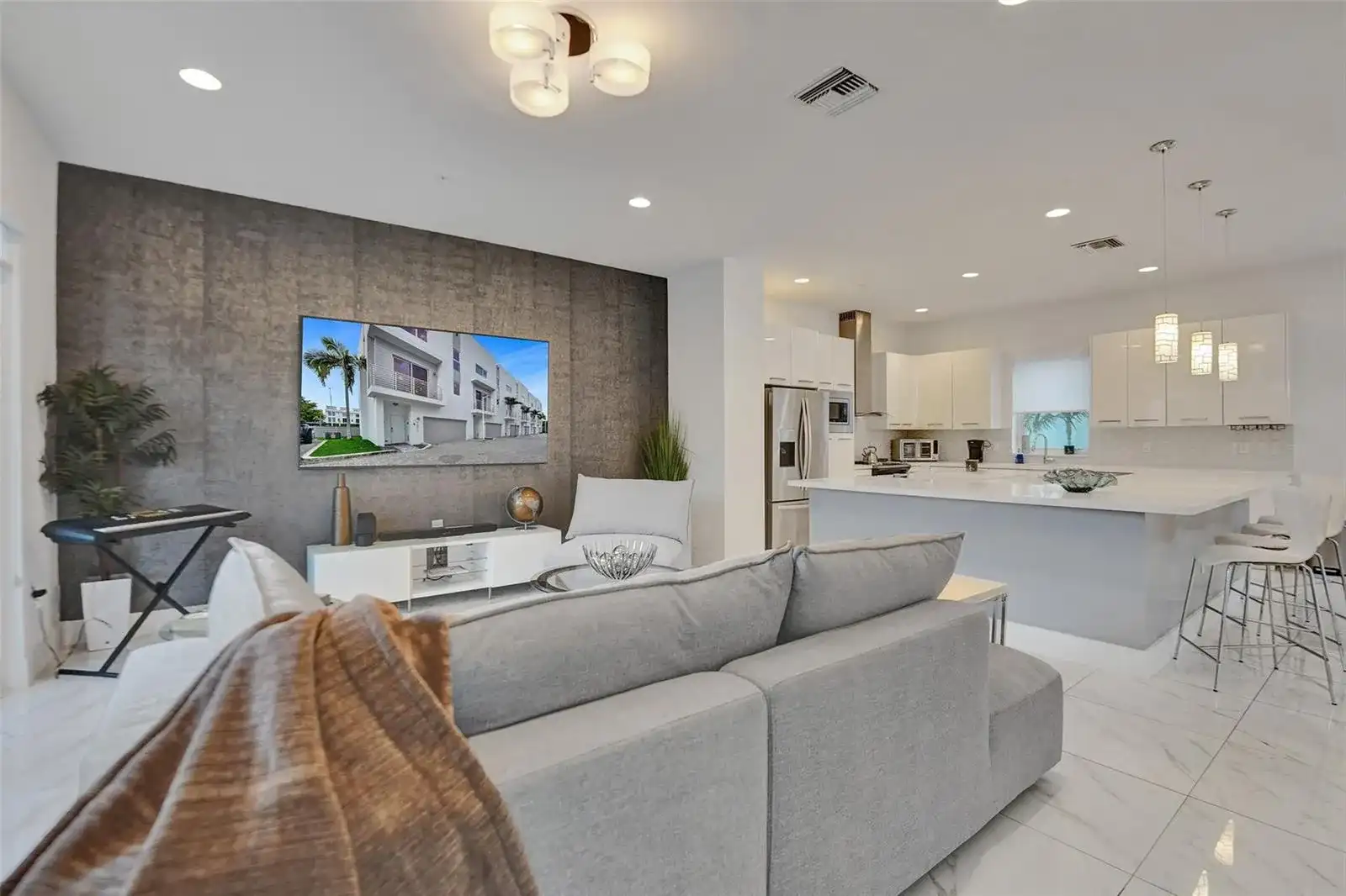 1371 N Ocean Boulevard, Pompano Beach FL 33062