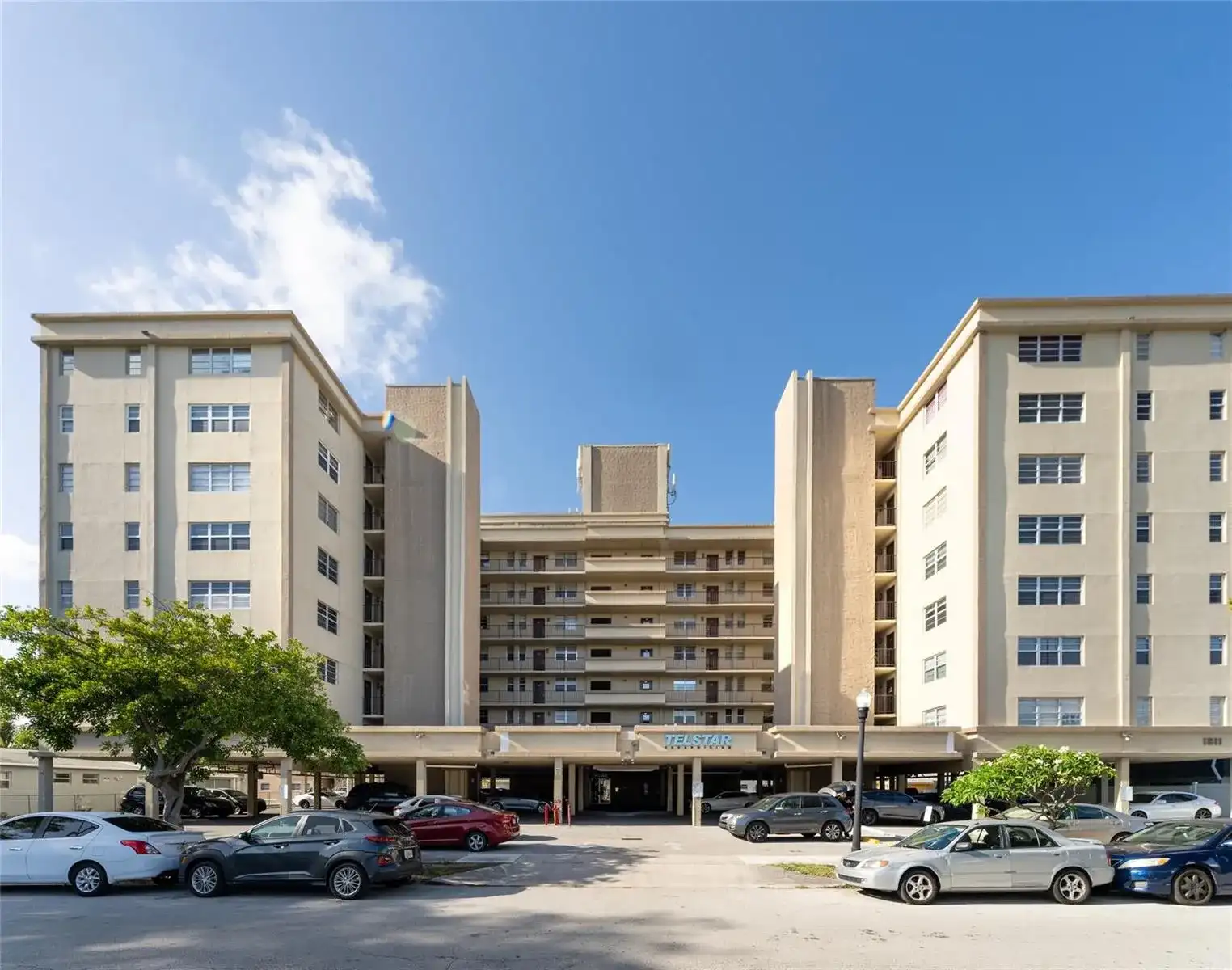 1811 Jefferson Street # 304, Hollywood FL 33020