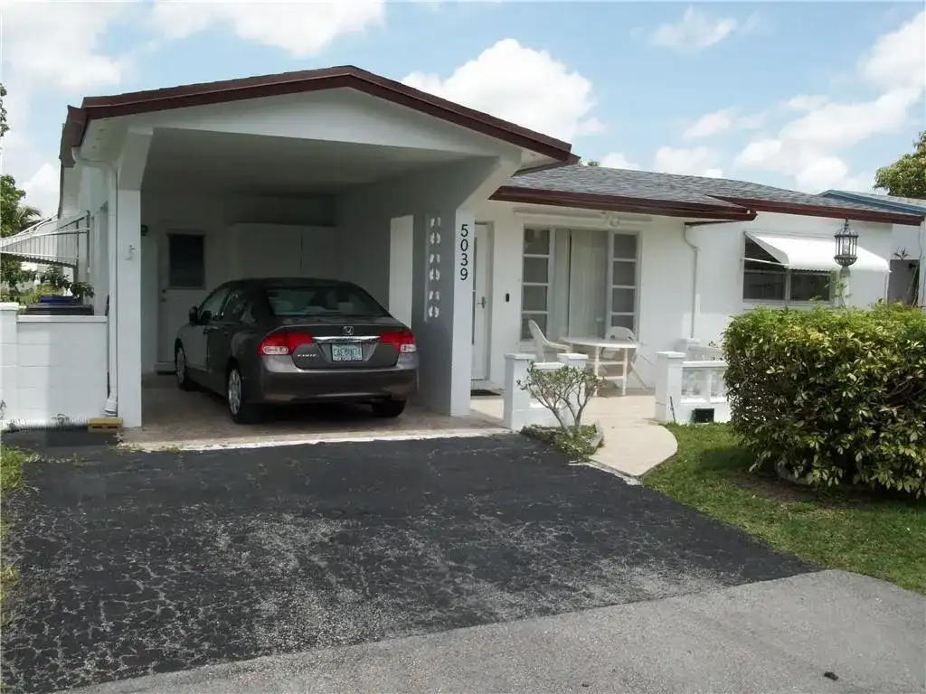 5039 NW 42 Street, Lauderdale Lakes FL 33319