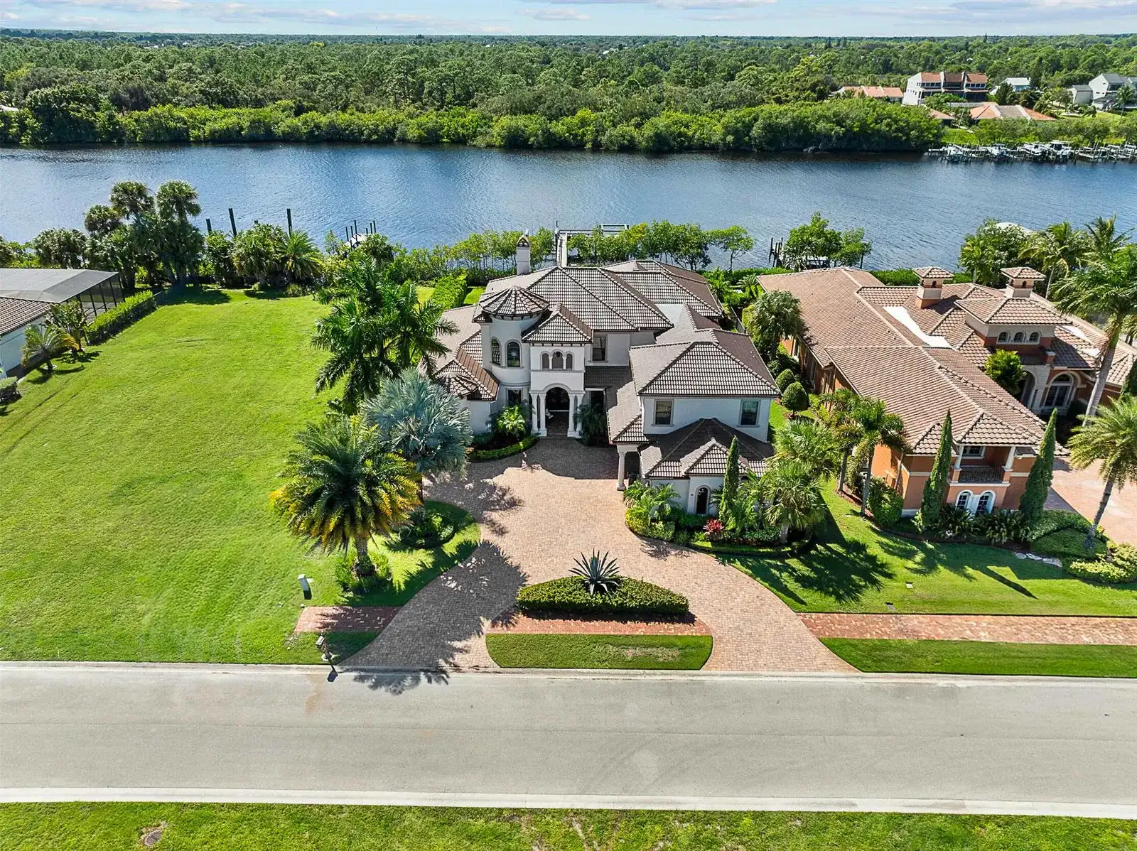 201 SE Fiore Bello, Port St. Lucie FL 34952