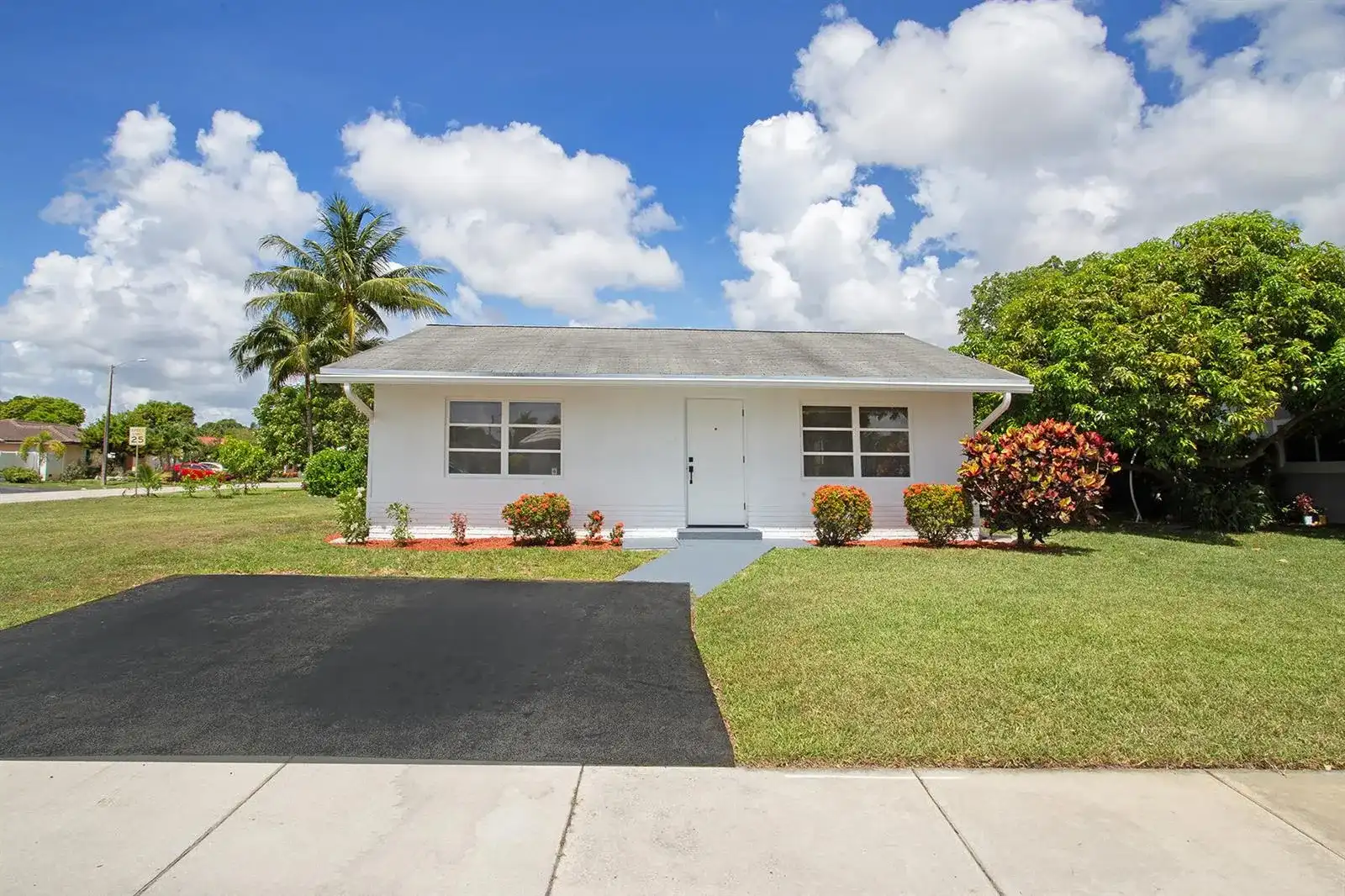 7609 NW 70 Avenue, Tamarac FL 33321