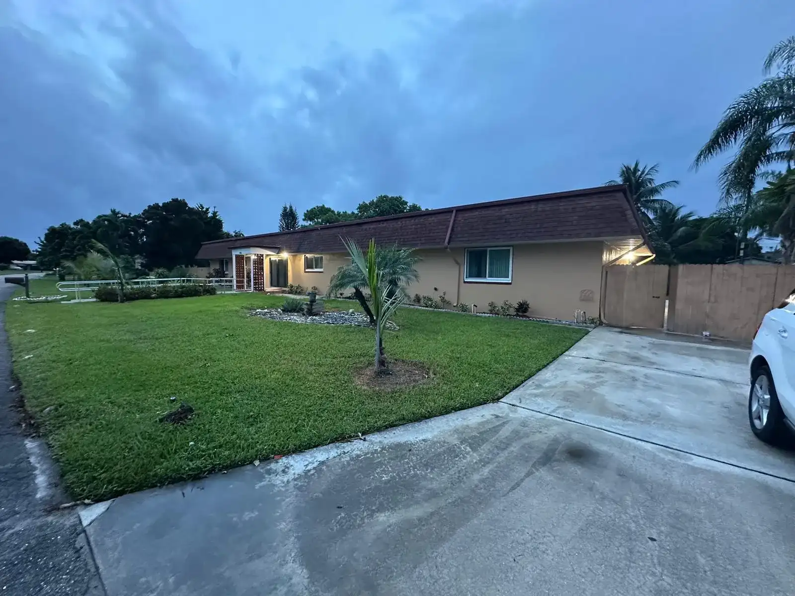 1616 Crandon Avenue, Mangonia Park FL 33407