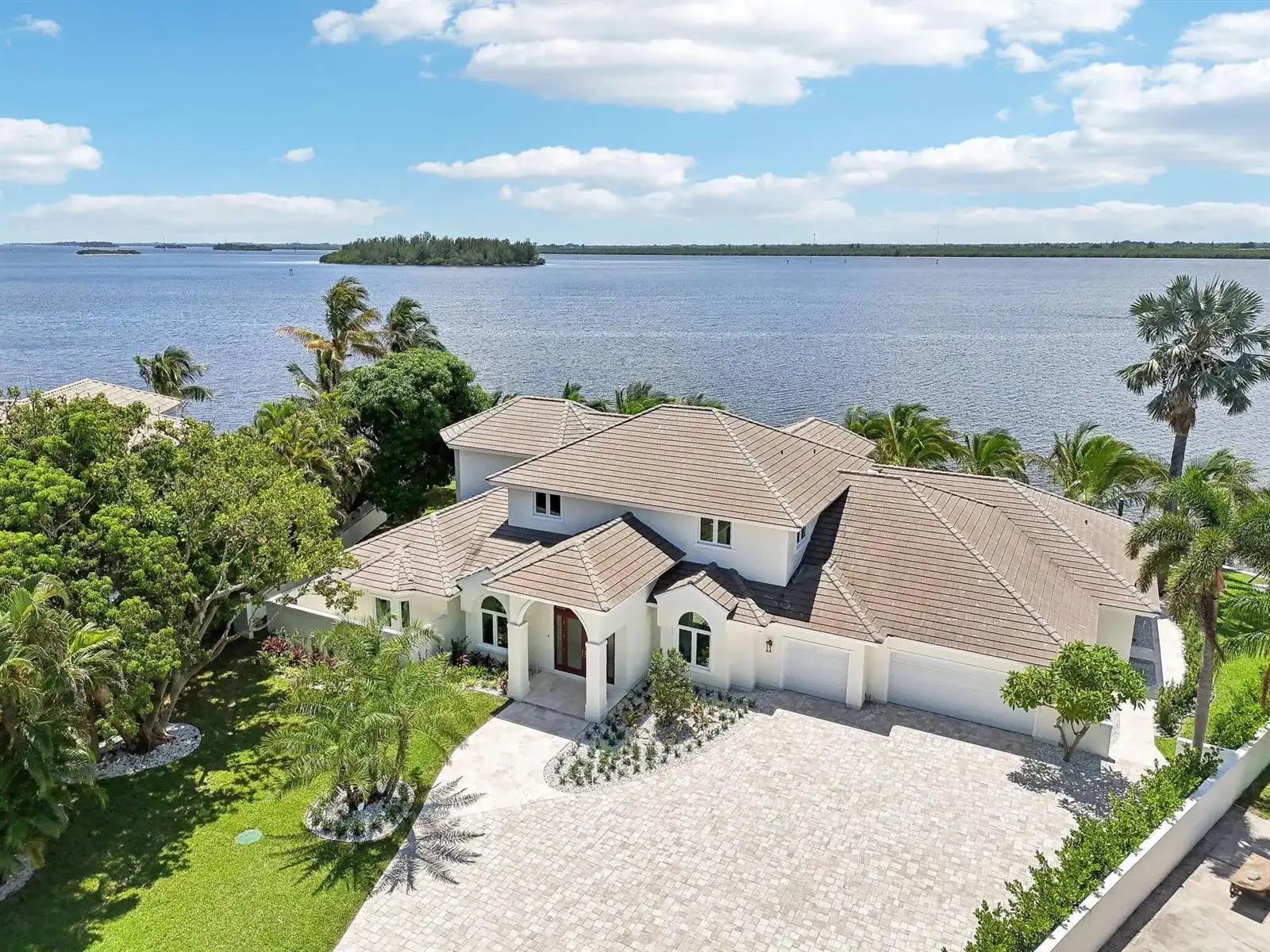 526 Point Lane, Vero Beach FL 32963