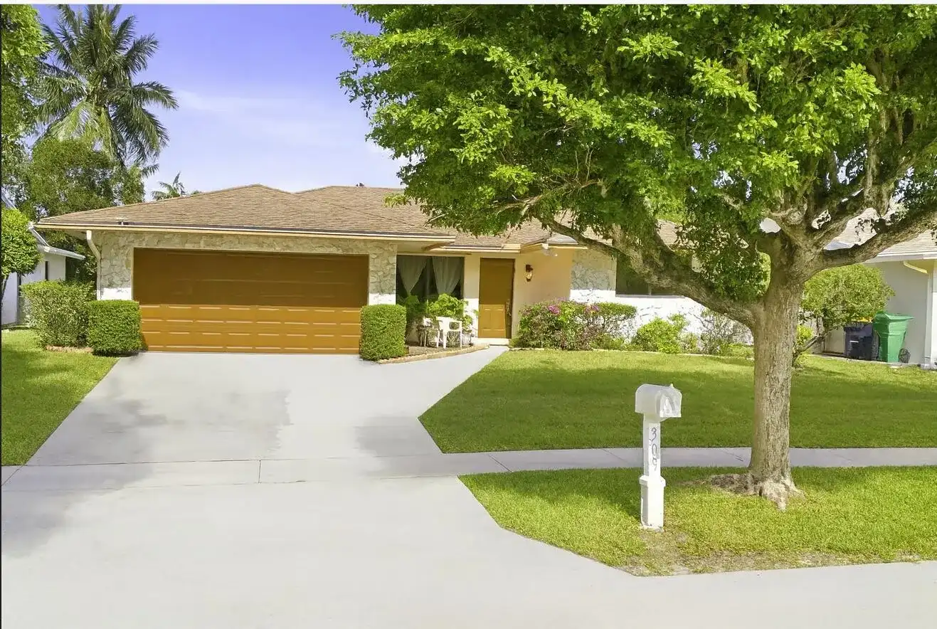 309 SE 4th Street, Dania Beach FL 33004