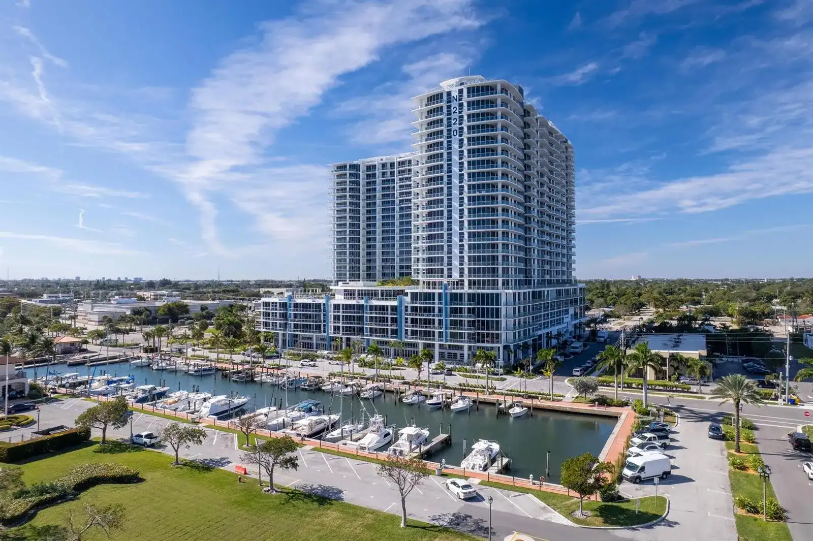 220 Lake Shore Drive # 817, Lake Park FL 33403