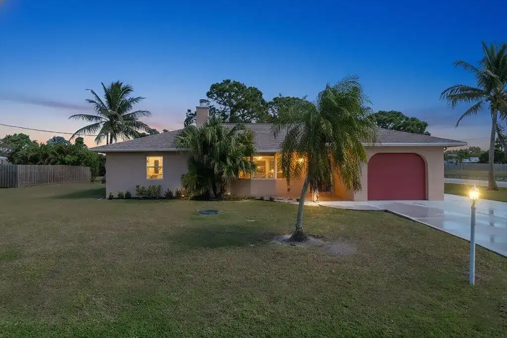 2097 SE Mantua Street, Port St. Lucie FL 34952