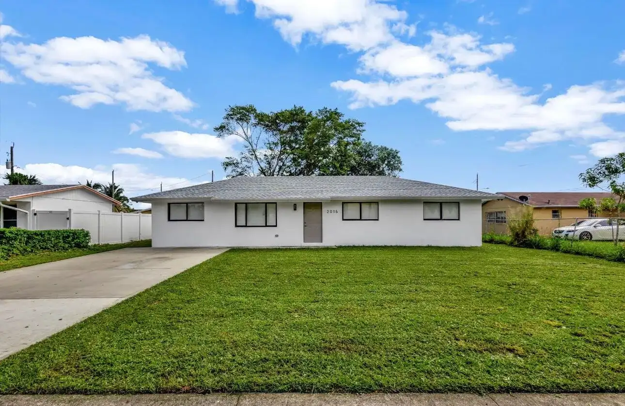 2016 Avenue S, Riviera Beach FL 33404