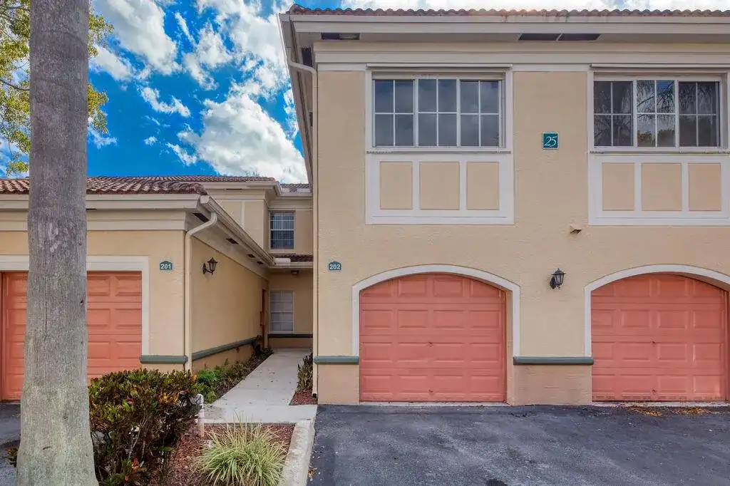 2400 Centergate Dr # 202, Miramar FL 33025