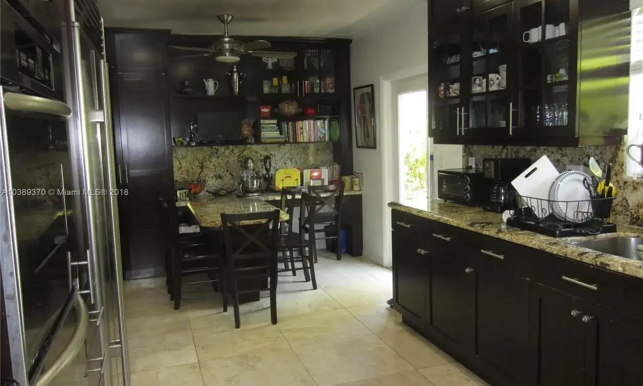 9056 Bay Dr, Surfside FL 33154 photo 5