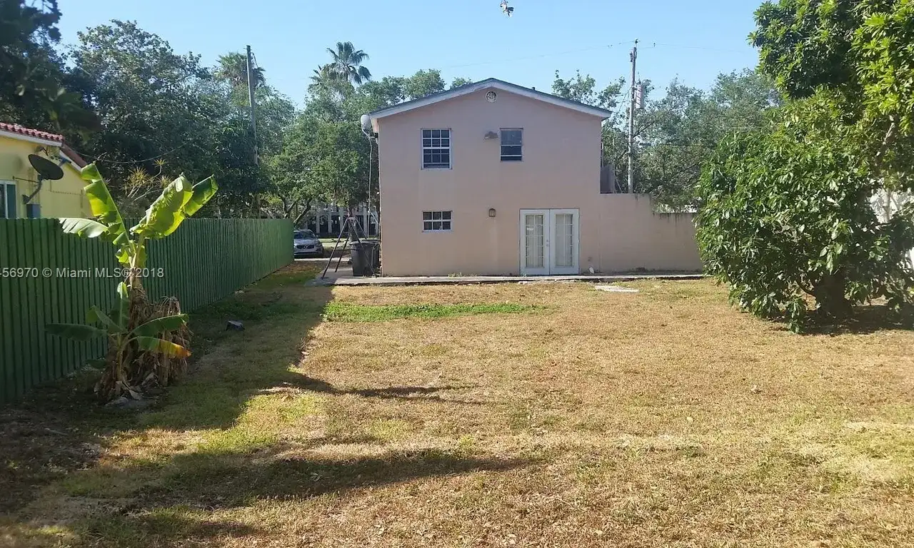1680 NE 168th St, North Miami Beach FL 33162 photo 2