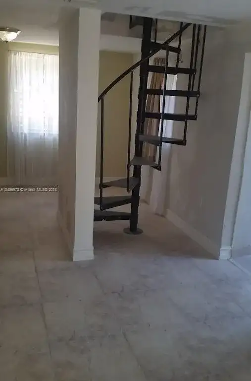 1680 NE 168th St, North Miami Beach FL 33162 photo 4