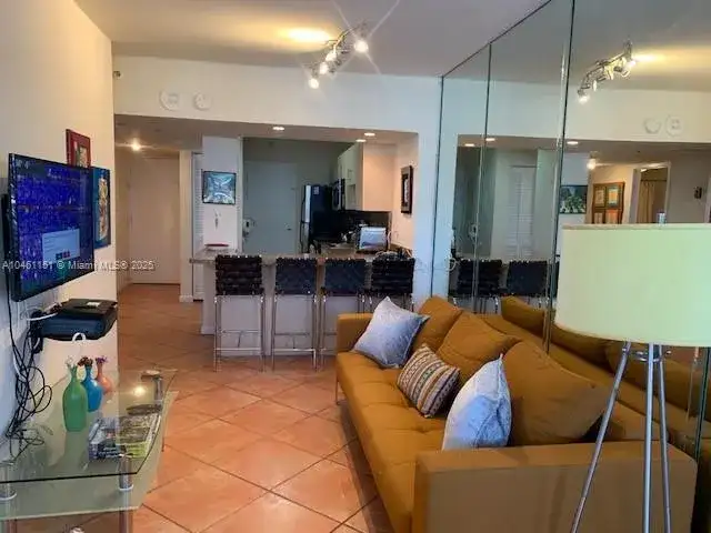 100 Lincoln Rd # 1129, Miami Beach FL 33139 photo 4