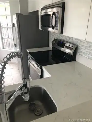 1225 Seagrape Cir, Weston FL 33326 photo 3