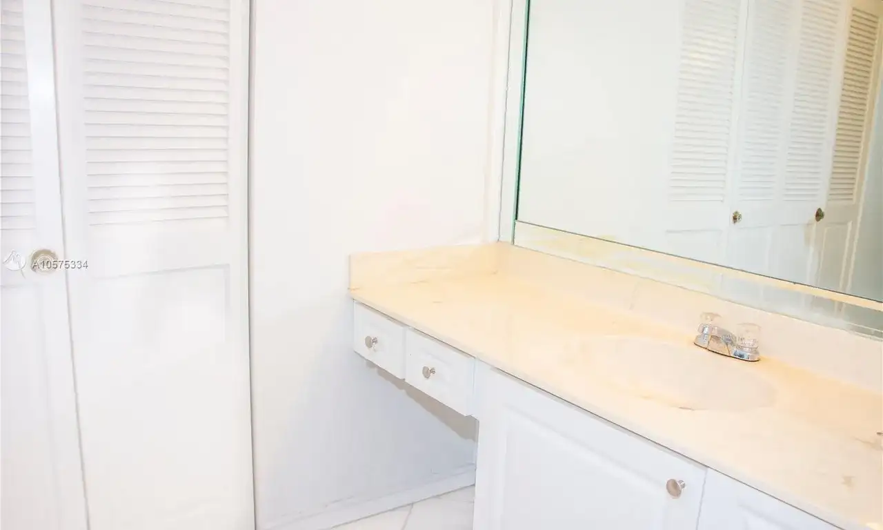 3800 S Ocean Dr # 410, Hollywood FL 33019 photo 2