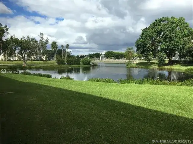 4801 Martinique Pl # H1, Coconut Creek FL 33066 photo 2
