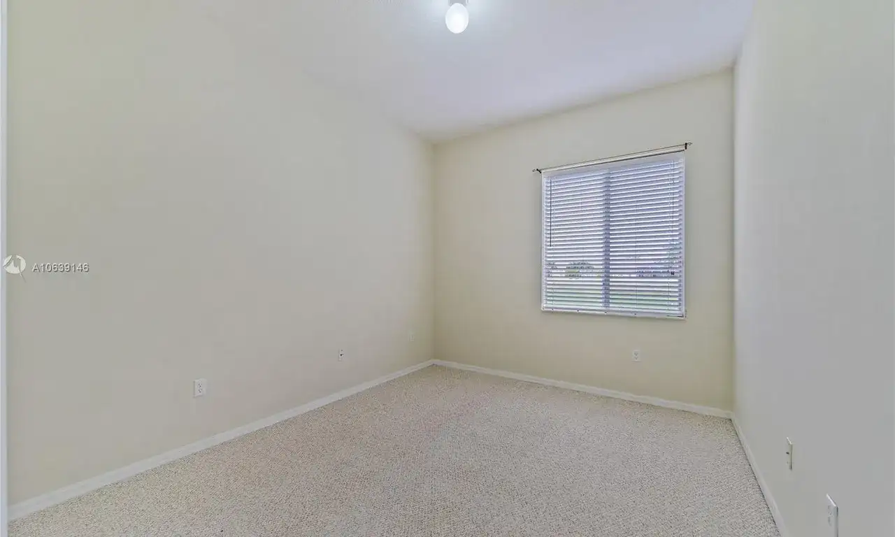 2908 Augusta Dr, Homestead FL 33035 photo 4