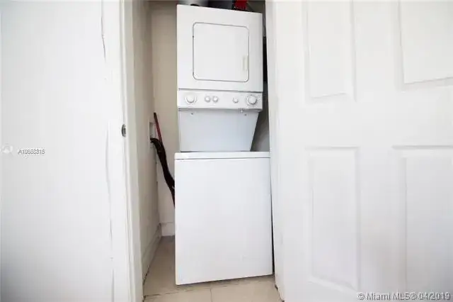 515 S 61 TER, Hollywood FL 33023 photo 4