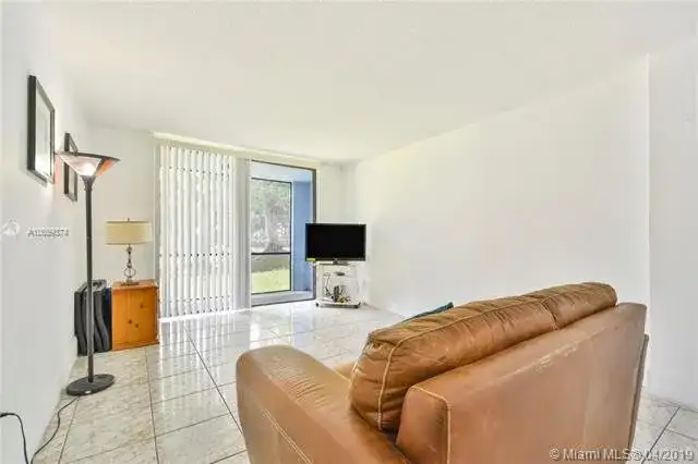 9460 Fontainebleau Blvd # 130, Miami FL 33172 photo 5