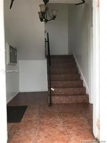 1684 SW 10th St, Miami FL 33135 photo 3