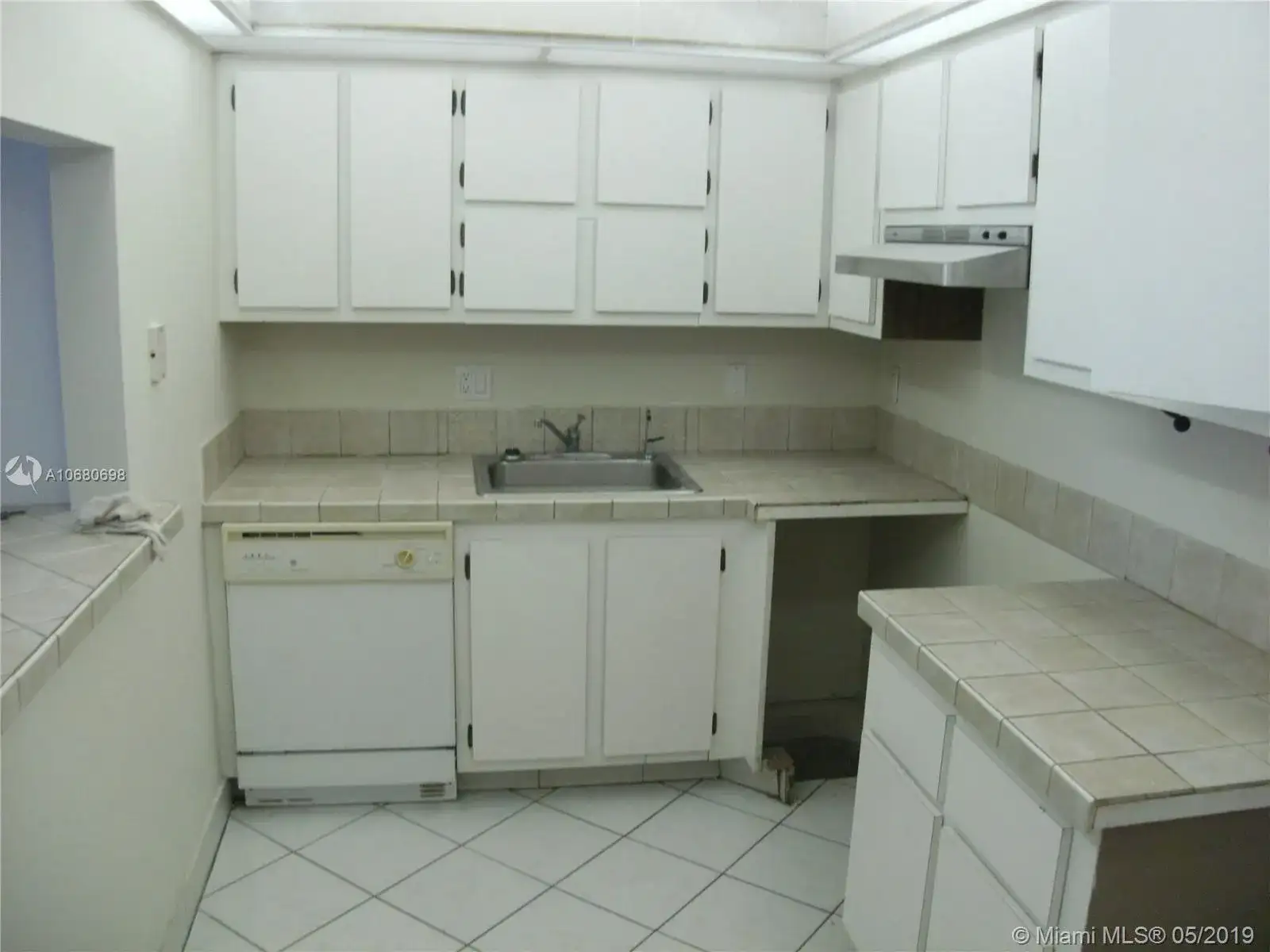 4174 Inverrary Dr # 911, Lauderhill FL 33319 photo 4