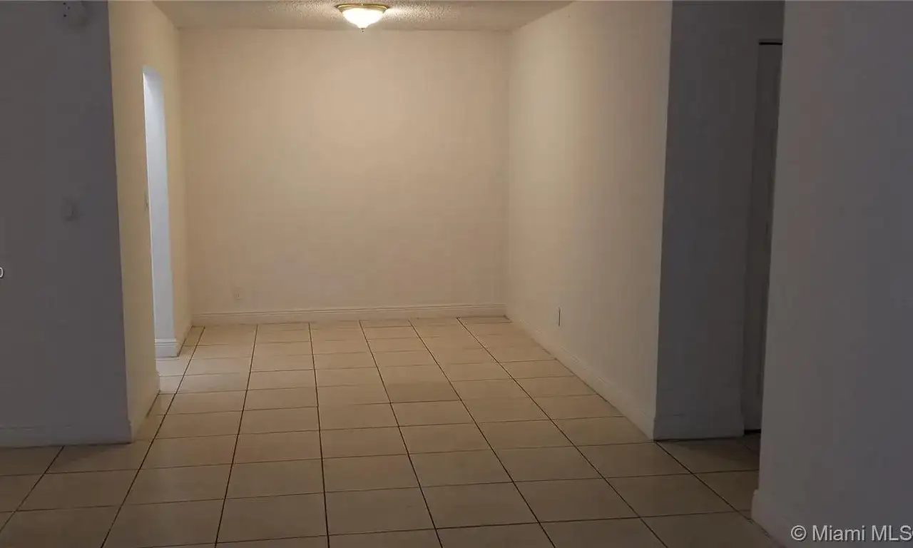 5241 Geneva Way # 108, Doral FL 33166 photo 3