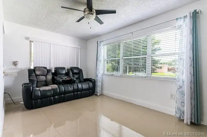 9400 NW 13th St, Pembroke Pines FL 33024 photo 2